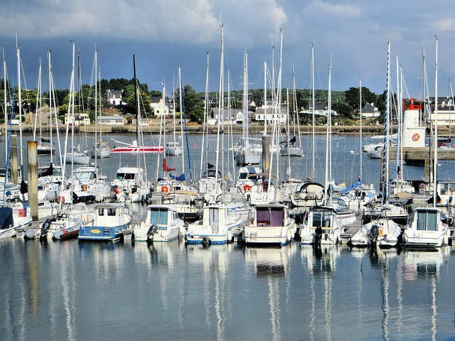 Vue sur les bateaux de plaisanciers à La Trinité sur Mer